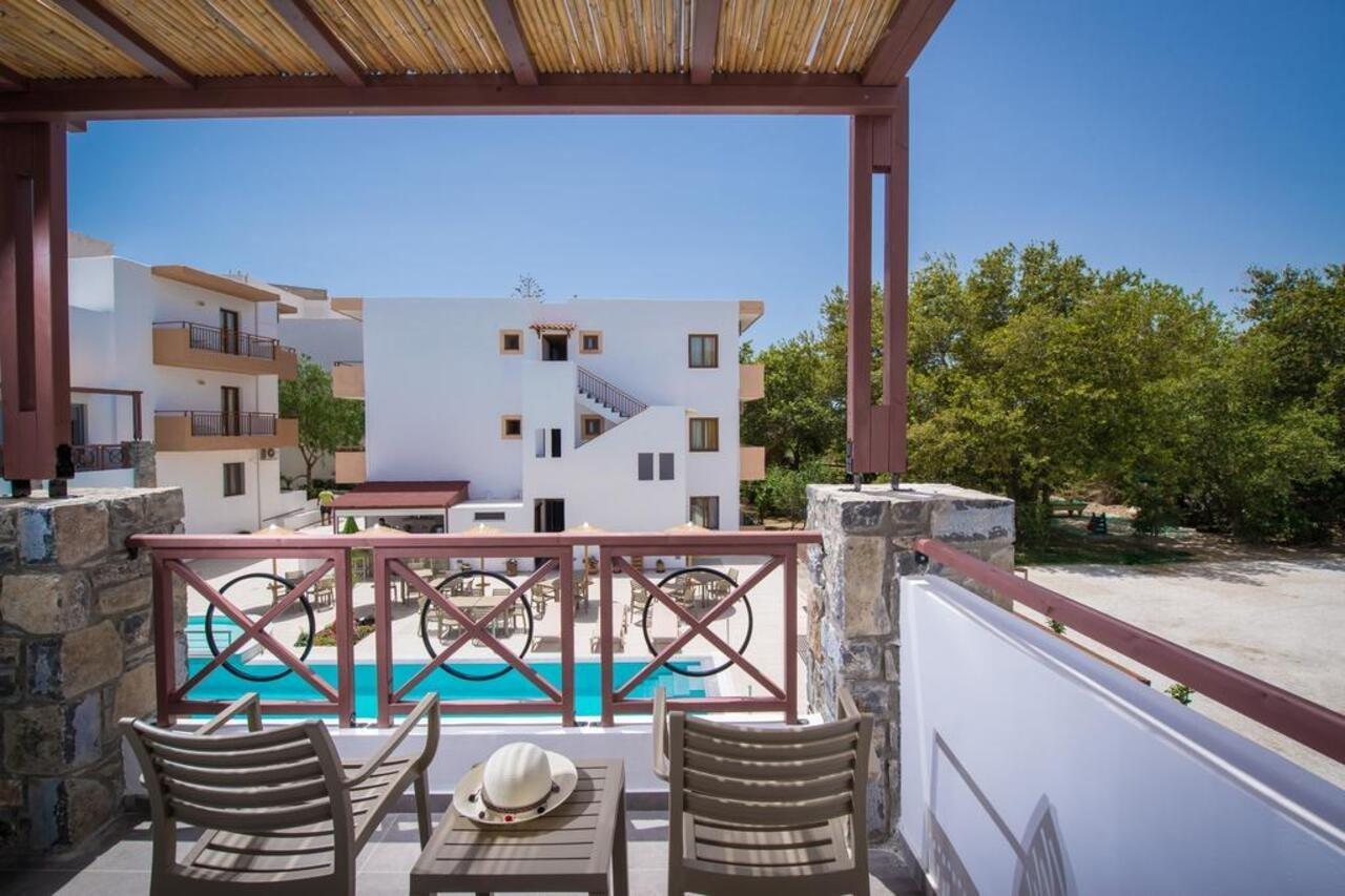 South Coast Hotel Makrýgialos Buitenkant foto