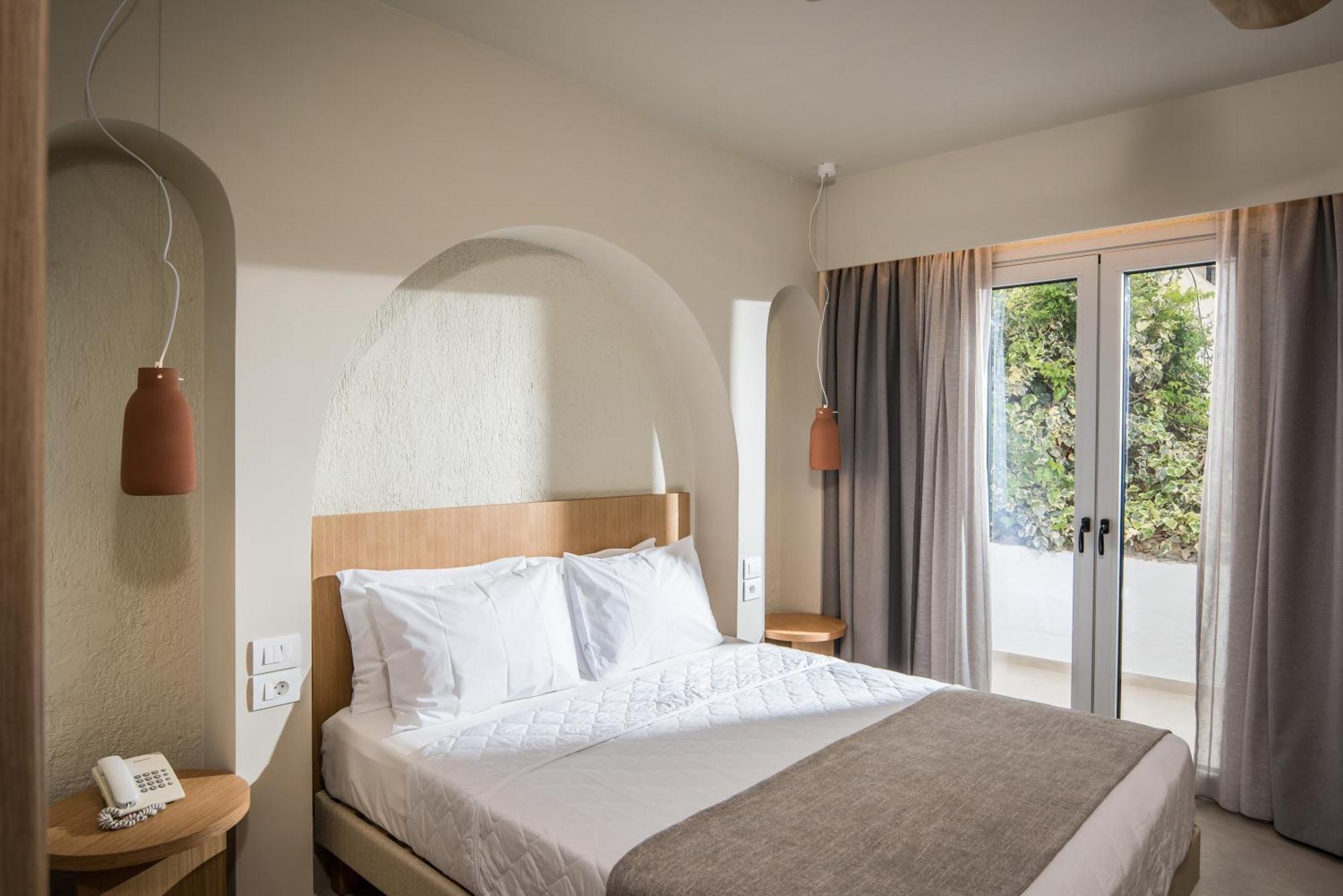 South Coast Hotel Makrýgialos Buitenkant foto