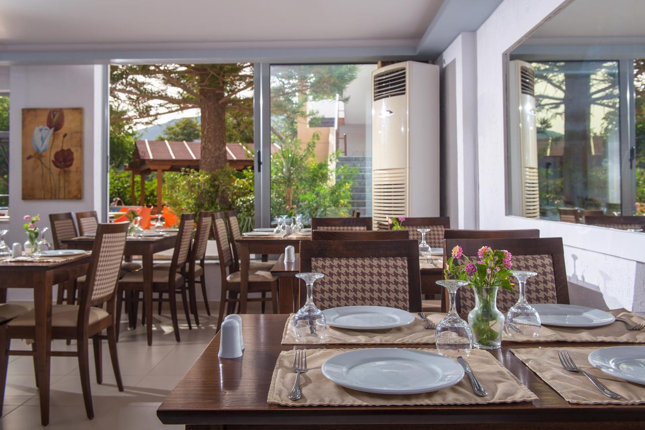 South Coast Hotel Makrýgialos Buitenkant foto